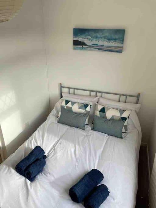 Cosy Coastal - 5 Mins Walk From The * Port-Eynon