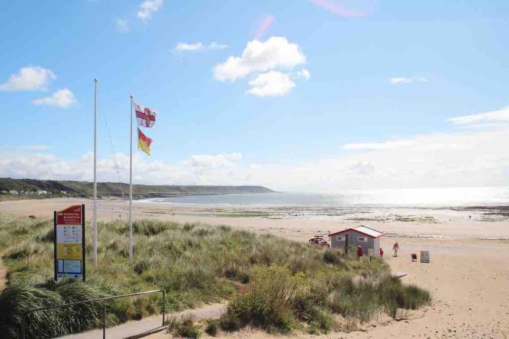 Cosy Coastal - 5 Mins Walk From The Holiday home *